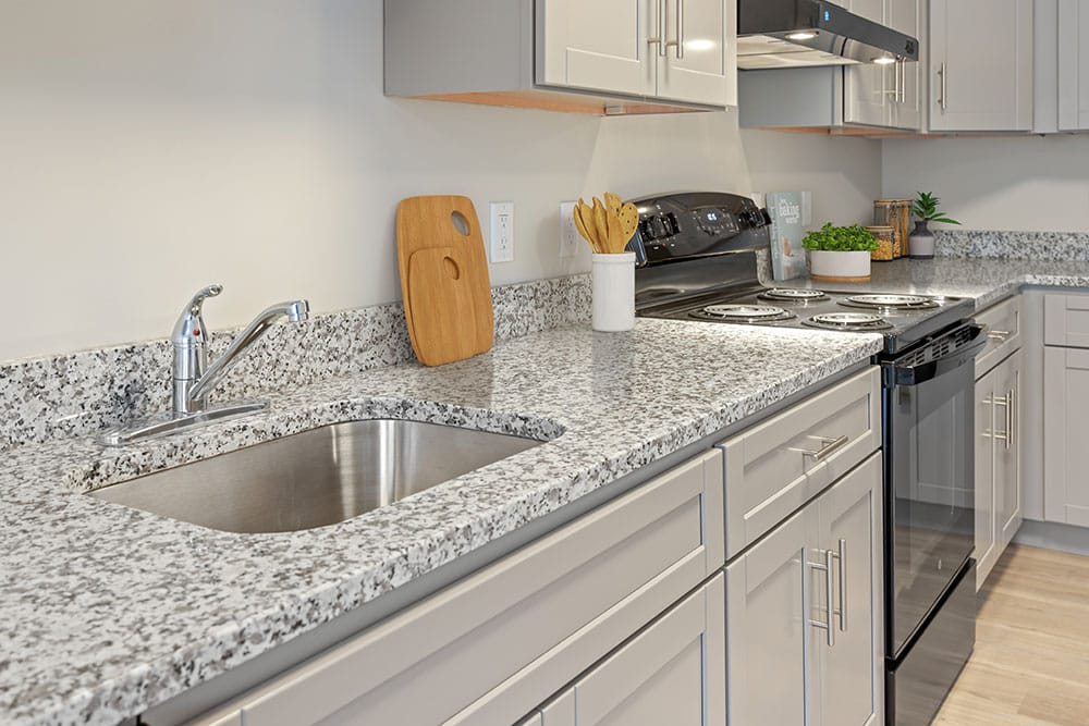 Style 1A Kitchen w/Granite Countertops w/Furnishings